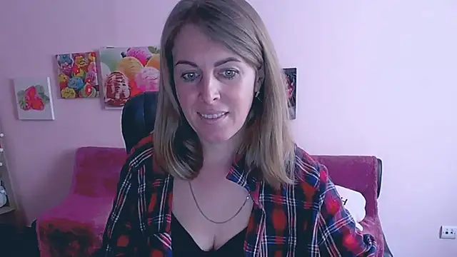 Snapshot of Hot_Milady chatting on March 5, 2025, 8:21 am Hot Milady online show from March 5, 2025, 8:21 am