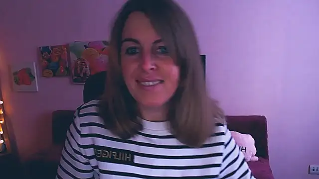 Snapshot of Hot_Milady chatting on February 17, 2025, 8:09 am Hot Milady online show from February 17, 2025, 8:09 am