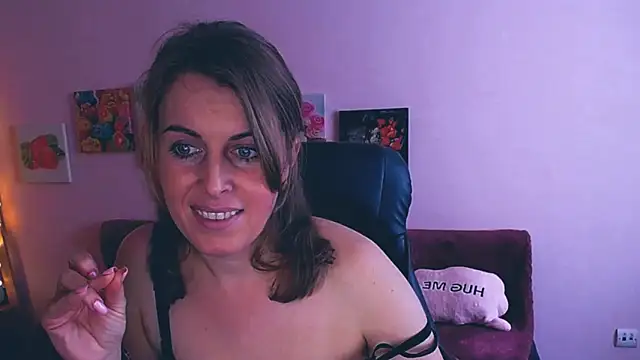 Snapshot of Hot_Milady chatting on February 13, 2025, 11:17 am Hot Milady online show from February 13, 2025, 11:17 am