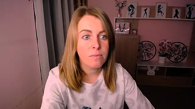 Snapshot of Hot_Milady chatting on January 8, 2025, 7:55 am Hot Milady online show from January 8, 2025, 7:55 am