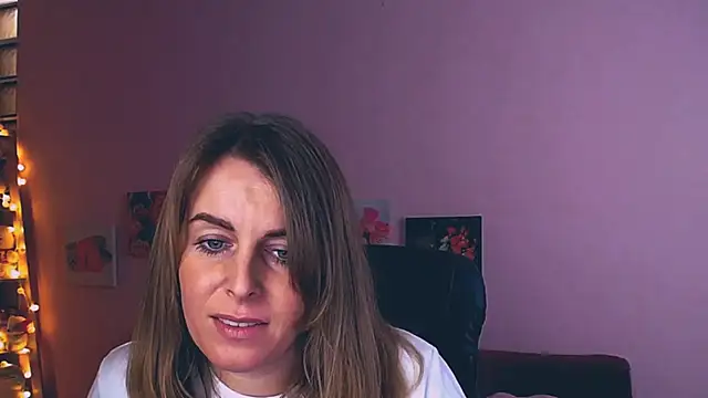 Snapshot of Hot_Milady chatting on January 27, 2025, 10:16 am Hot Milady online show from January 27, 2025, 10:16 am