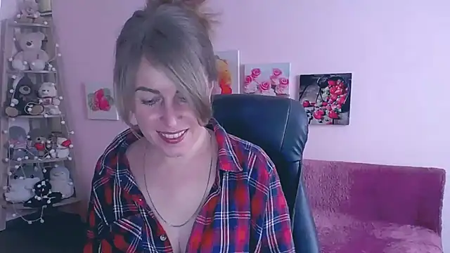 Snapshot of Hot_Milady chatting on March 21, 2025, 8:39 am Hot Milady online show from March 21, 2025, 8:39 am