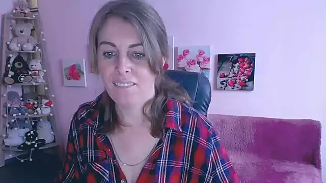 Snapshot of Hot_Milady chatting on March 19, 2025, 8:12 am Hot Milady online show from March 19, 2025, 8:12 am