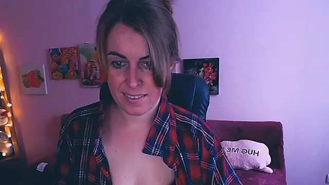 Snapshot of Hot_Milady chatting on February 12, 2025, 8:06 am Hot Milady online show from February 12, 2025, 8:06 am