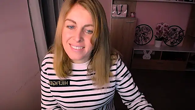 Snapshot of Hot_Milady chatting on January 20, 2025, 8:19 am Hot Milady online show from January 20, 2025, 8:19 am