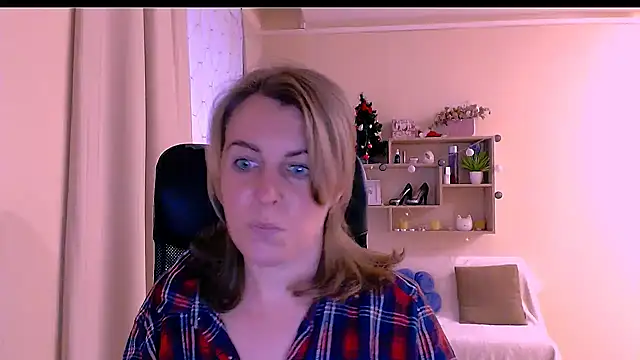 Snapshot of Hot_Milady chatting on January 27, 2025, 1:52 pm Hot Milady online show from January 27, 2025, 1:52 pm