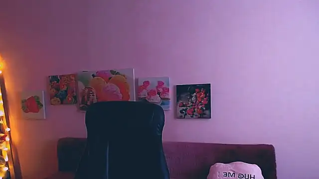 Snapshot of Hot_Milady chatting on February 6, 2025, 7:35 am Hot Milady online show from February 6, 2025, 7:35 am