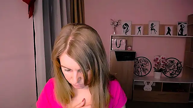 Snapshot of Hot_Milady chatting on January 16, 2025, 8:11 am Hot Milady online show from January 16, 2025, 8:11 am