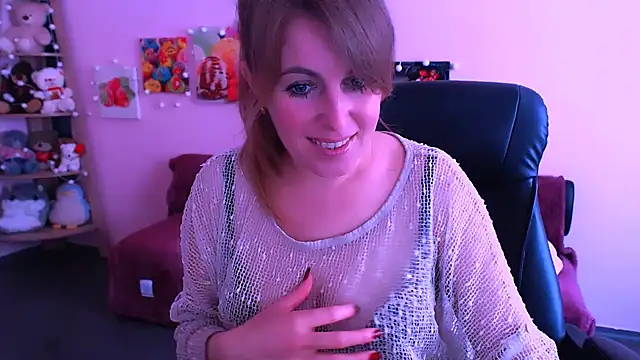 Hot Milady online show from April 21, 2026, 7:48 am