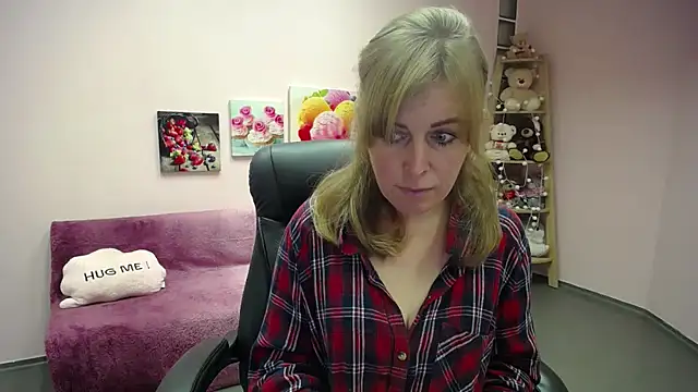 Snapshot of Hot_Milady chatting on October 2, 2025, 7:23 am Hot Milady online show from October 2, 2025, 7:23 am