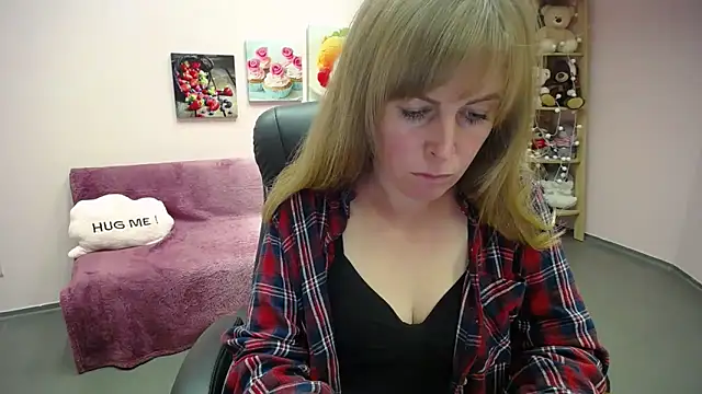 Snapshot of Hot_Milady chatting on October 3, 2025, 7:10 am Hot Milady online show from October 3, 2025, 7:10 am