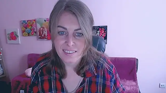 Snapshot of Hot_Milady chatting on March 10, 2025, 8:28 am Hot Milady online show from March 10, 2025, 8:28 am