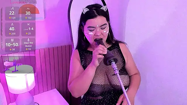 klhoe boobs online show from February 28, 2026, 4:12 am