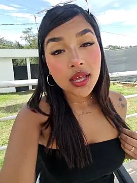 Snapshot of Mariangel_11 chatting on October 23, 2025, 2:05 pm Mariangel 11 online show from October 23, 2025, 2:05 pm