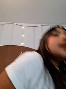 Snapshot of Mariangel_11 chatting on October 27, 2025, 3:24 pm Mariangel 11 online show from October 27, 2025, 3:24 pm