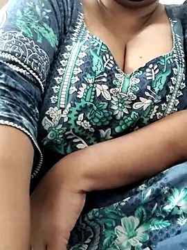 zeepe19 online show from February 11, 2026, 7:19 am