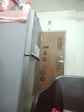 zeepe19 online show from April 6, 2026, 8:10 pm