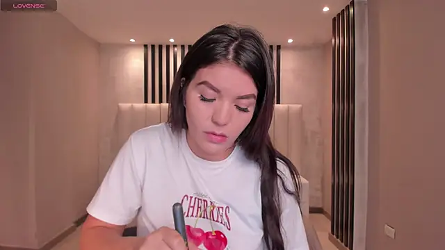 ValeriaRoldanX online show from January 11, 2026, 11:22 pm