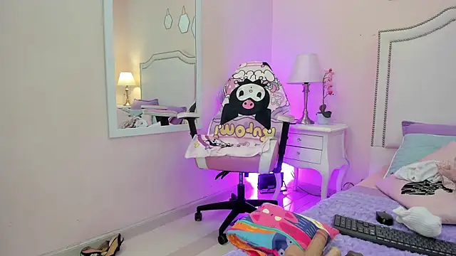 KIMAPRIL online show from September 13, 2025, 7:36 pm