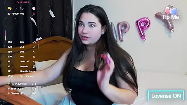 Lillianhot68 online show from March 10, 2025, 3:41 pm