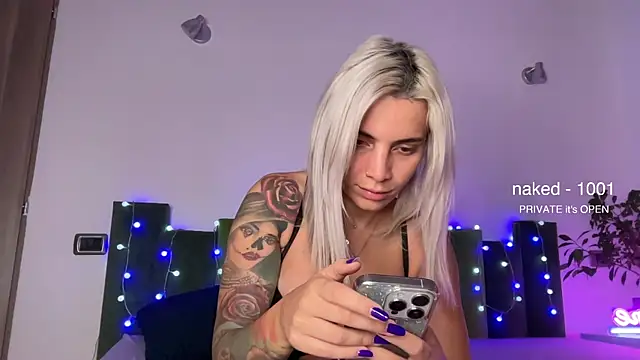 daddyspixxie420 online show from October 6, 2025, 5:41 am