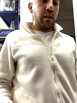 JuanZapata33 online show from October 23, 2025, 9:57 pm