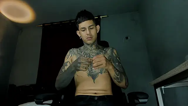 Travistanner 28 online show from March 27, 2026, 12:17 pm