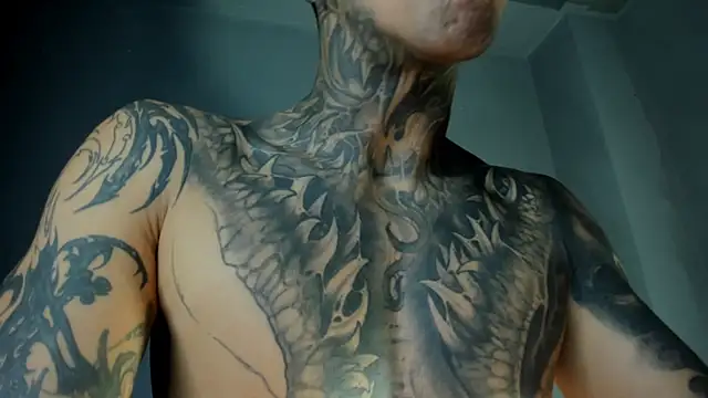 Travistanner 28 online show from April 19, 2026, 4:57 am