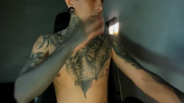 Snapshot of Travistanner_28 chatting on April 26, 2026, 8:50 pm Travistanner 28 online show from April 26, 2026, 8:50 pm