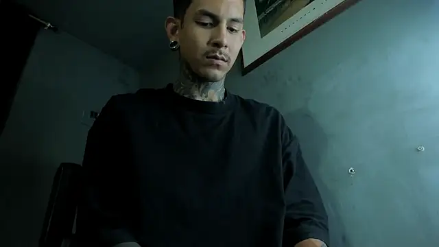 Travistanner 28 online show from April 11, 2026, 6:54 am