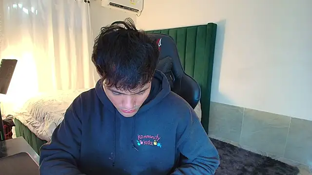 man dur07 online show from December 21, 2025, 7:48 pm