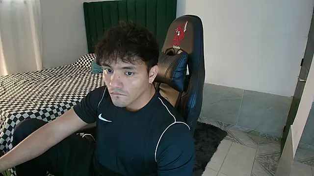 Snapshot of man_dur07 chatting on June 3, 2026, 8:24 pm man dur07 online show from June 3, 2026, 8:24 pm