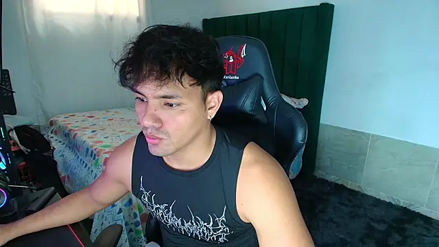 Snapshot of man_dur07 chatting on April 21, 2026, 6:58 pm man dur07 online show from April 21, 2026, 6:58 pm