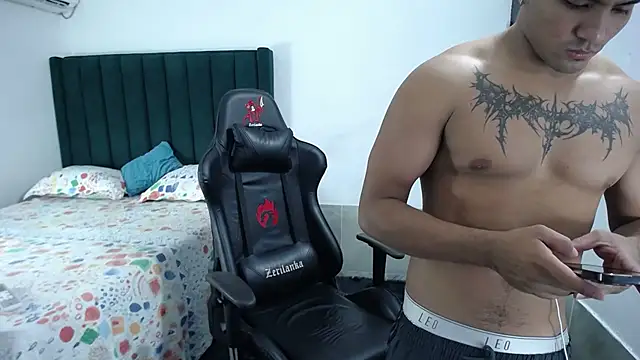 man dur07 online show from October 6, 2025, 7:36 pm