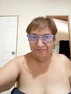 florecita69 online show from December 4, 2025, 2:38 pm