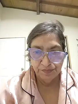 florecita69 online show from October 28, 2025, 2:23 am