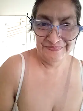 florecita69 online show from October 26, 2025, 2:28 pm