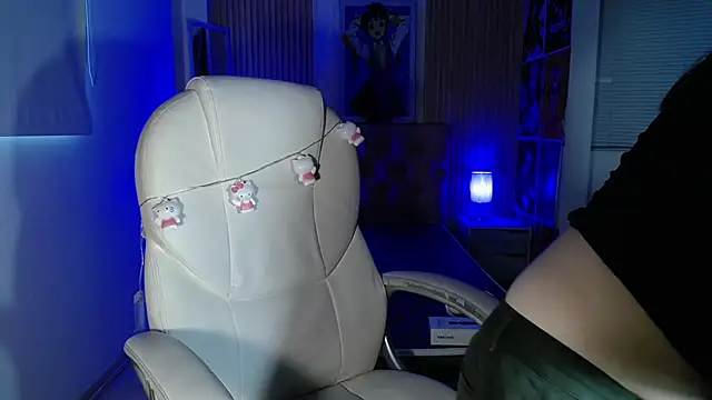 kittyhouse hs online show from September 23, 2025, 9:55 pm