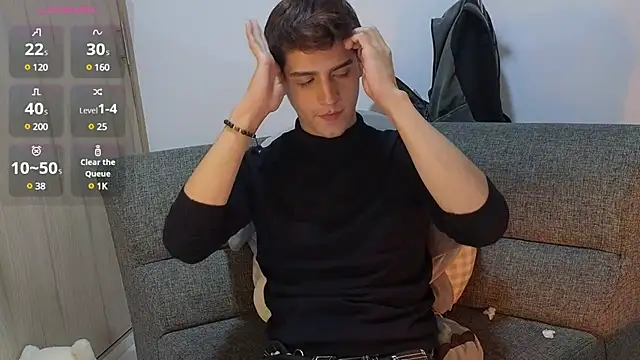 zackary 0 online show from December 15, 2024, 1:57 am