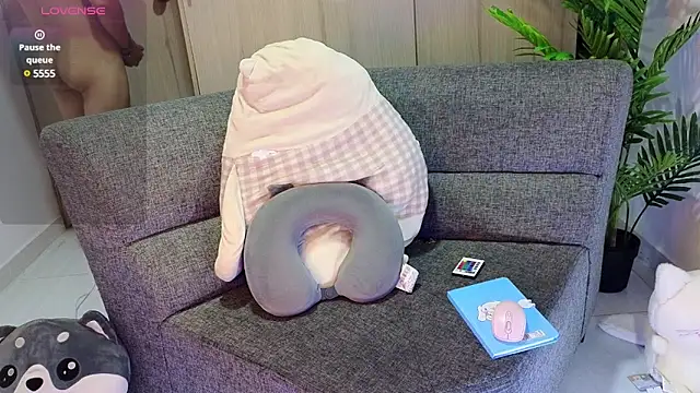 zackary 0 online show from February 6, 2025, 5:46 am