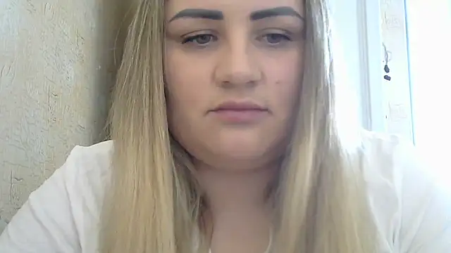 Snapshot of Honeydew-Waves chatting on May 6, 2026, 7:12 am Honeydew-Waves online show from May 6, 2026, 7:12 am