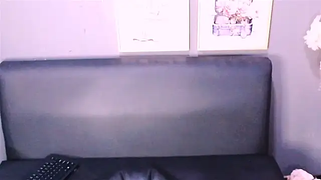 Snapshot of Littleindianmilf chatting on February 21, 2025, 8:18 am Littleindianmilf online show from February 21, 2025, 8:18 am