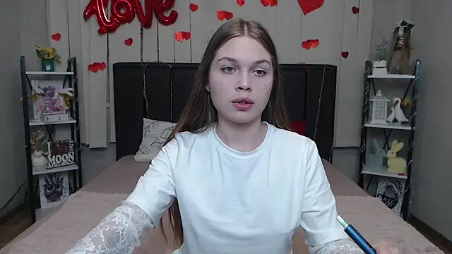 LaraPika online show from April 2, 2026, 5:03 am