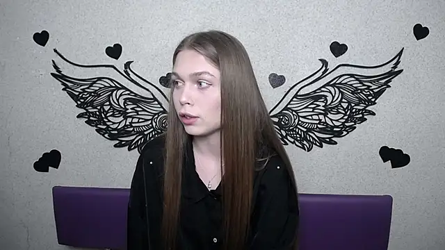 LaraPika online show from March 28, 2026, 6:09 pm