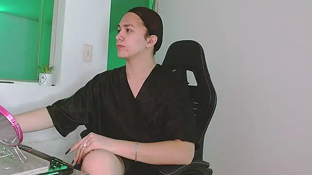 giuliana andrade online show from March 16, 2026, 11:29 pm