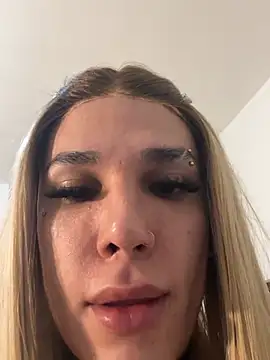 Snapshot of ZikaruRichie chatting on April 6, 2026, 9:54 am ZikaruRichie online show from April 6, 2026, 9:54 am