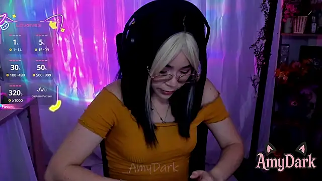 Snapshot of _AmyDark chatting on September 24, 2025, 8:37 pm AmyDark online show from September 24, 2025, 8:37 pm