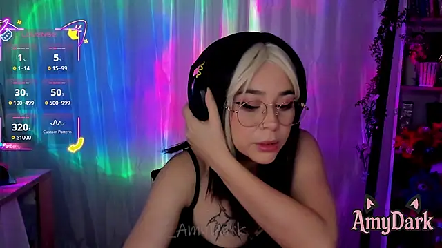 Snapshot of _AmyDark chatting on October 1, 2025, 11:19 pm AmyDark online show from October 1, 2025, 11:19 pm