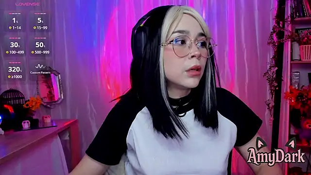 Snapshot of _AmyDark chatting on November 23, 2025, 12:09 am AmyDark online show from November 23, 2025, 12:09 am