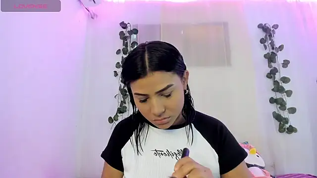 catalina and roger online show from October 3, 2025, 1:12 pm